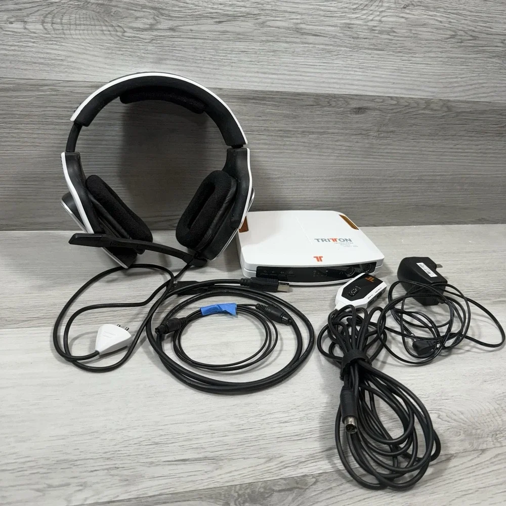 Tritton AX 720 Prologic II Gaming Headset White, Dual Earpiece,3.5mm Boom Mic